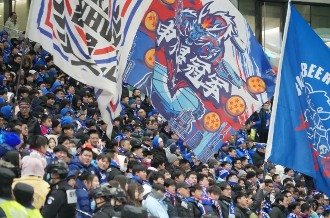 爱游戏官网-包含上海海港训练开放日，今晨篮板制胜引观众欢呼，美洲杯在即，球队文化被再次提及的词条