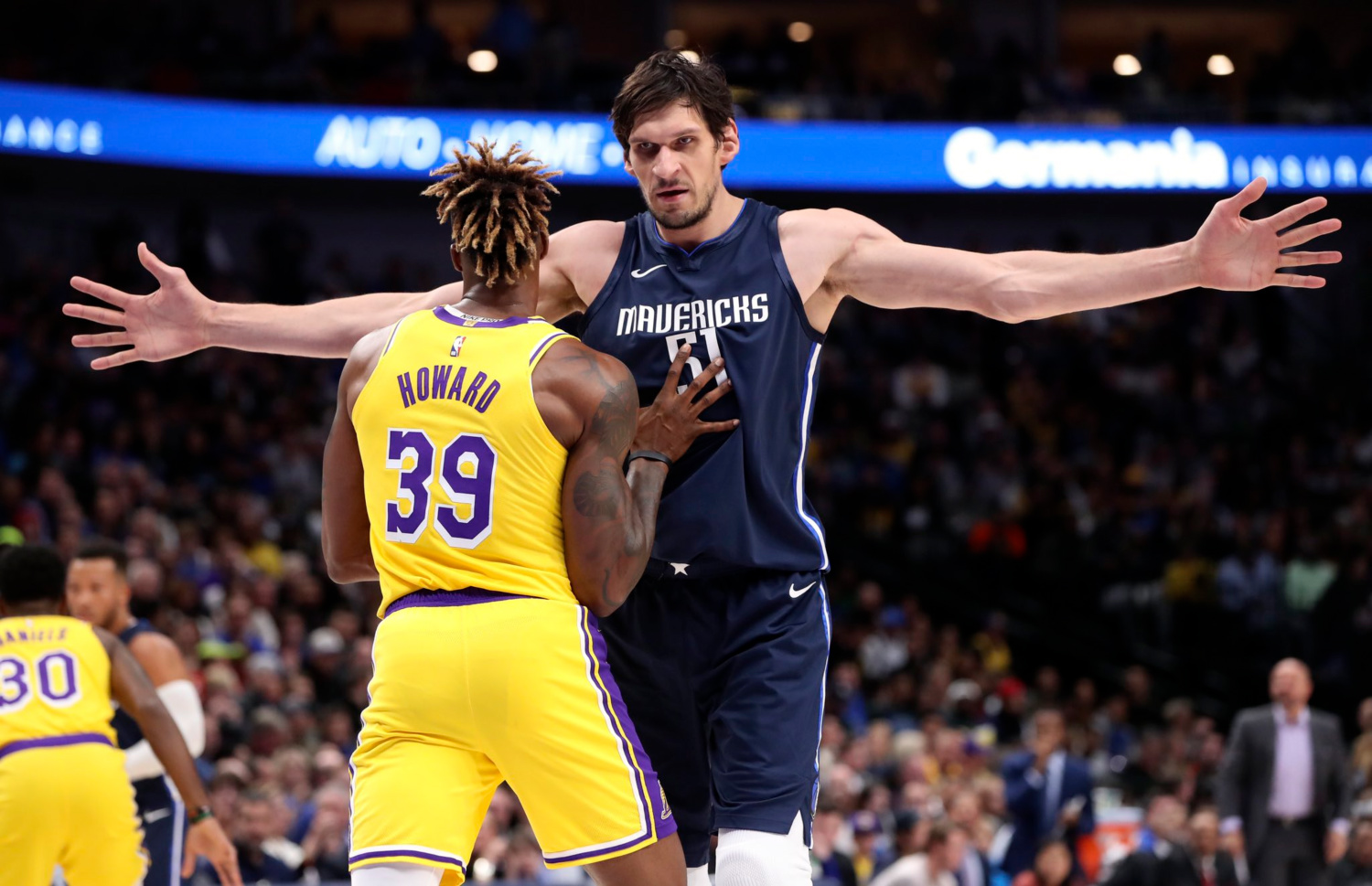 爱游戏-欧冠倒计时，广厦男篮关键时刻内部沟通，细节引发关注，引发热议，心理建设被强调(欧冠半决赛巴黎多特强强对话)