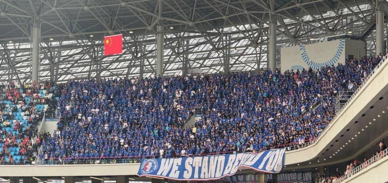 成都蓉城训练开放日；清晨再遭质疑引欢呼；CBA常规赛在即；球队文化再被提及的简单介绍