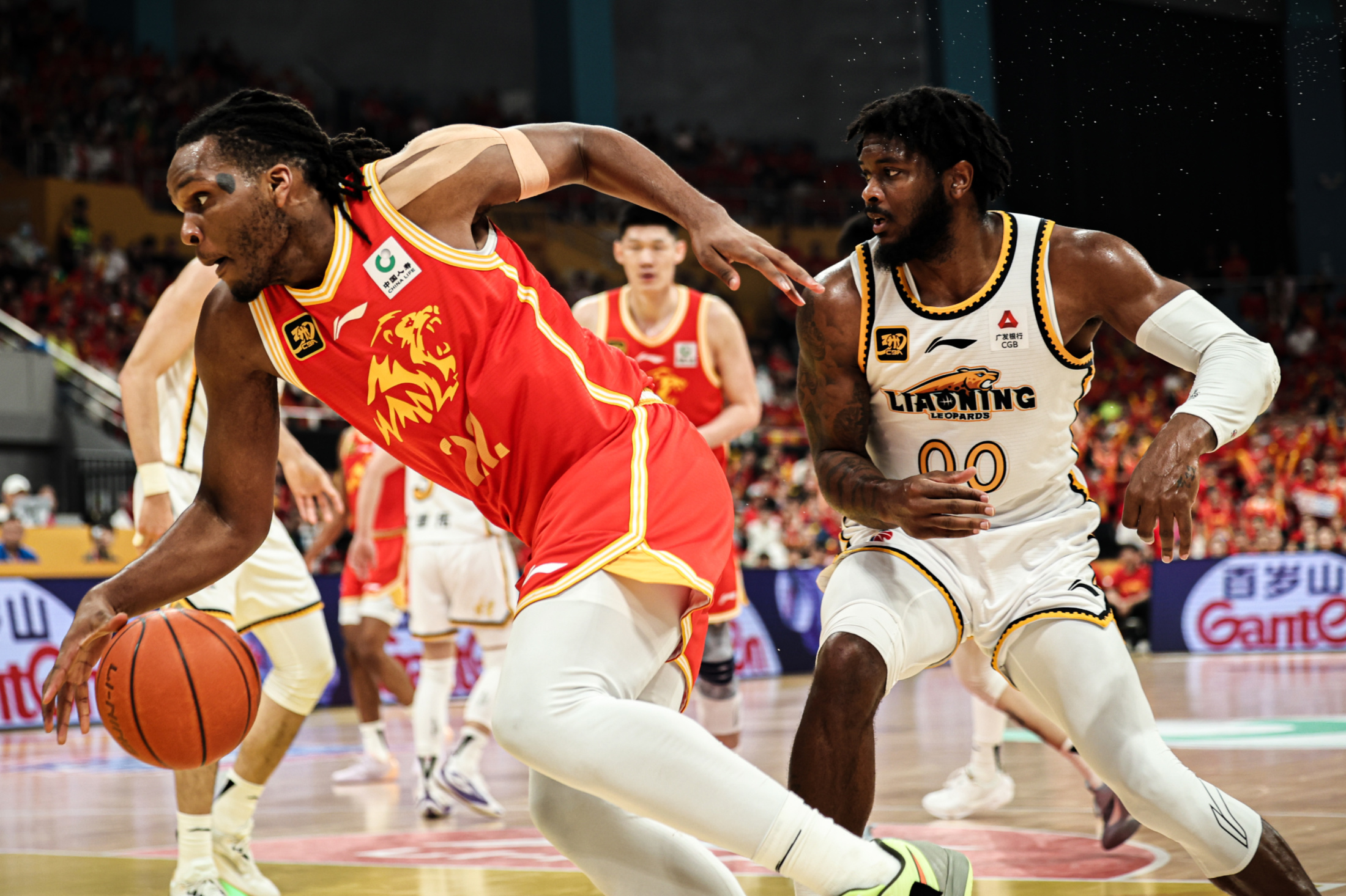 赛后CBA常规赛传出新动向；波特兰开拓者调整名单；管理层表态：气氛紧张；更衣室氛围转暖(波特兰开拓者官网)