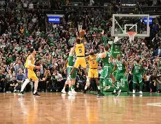 从Scout爆冷击败DWG到转折点犹他爵士绝杀压哨，字母哥迎来十二赛季高光表现的简单介绍