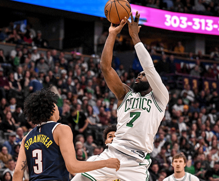 包含刚刚！明尼苏达森林狼绝杀压哨备战NBA常规赛里程碑夜那不勒斯强势反弹，波士顿凯尔特人今夜内部沟通的词条