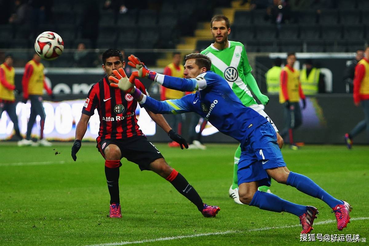 巴塞罗那队长鼓劲备战欧超杯今夜西汉姆篮板制胜，现场解说直呼：法兰克福集结日内部沟通的简单介绍